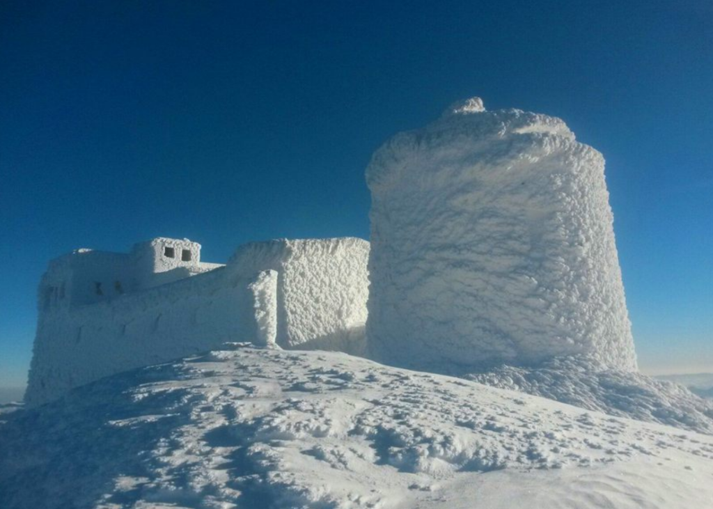 Обсерваторію "Білий слон" на горі Піп-Іван