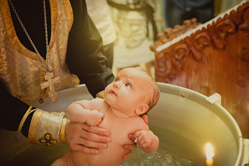 Хрещення малюка в Карпатах