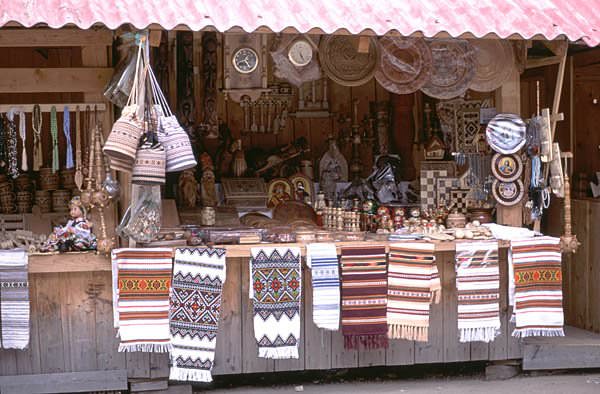 Сувенирный рынок в Яремче